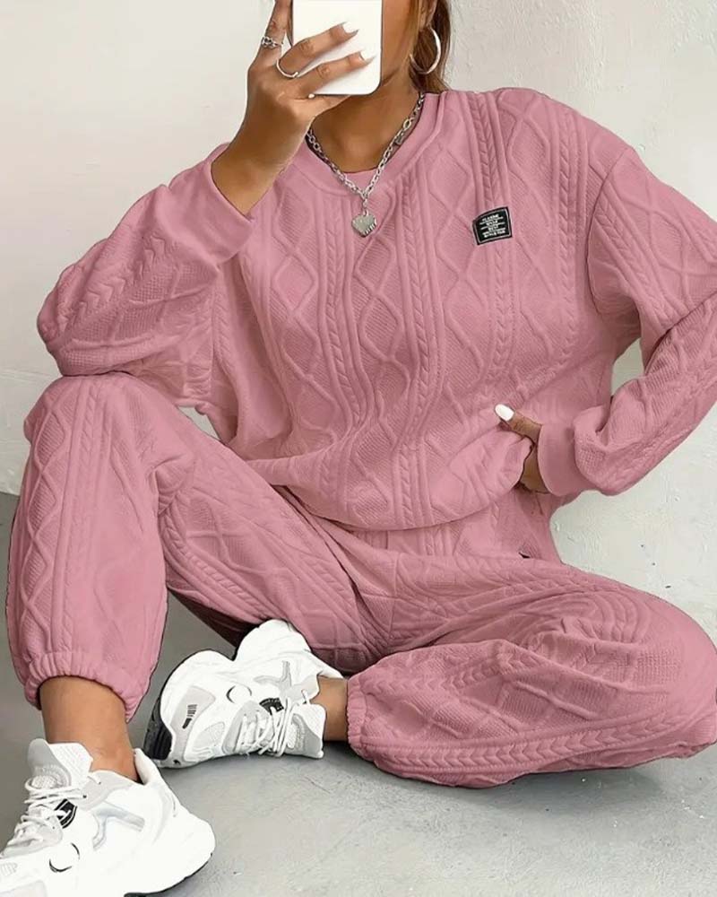 Casual Two-Piece Set with Threaded Jacquard Design